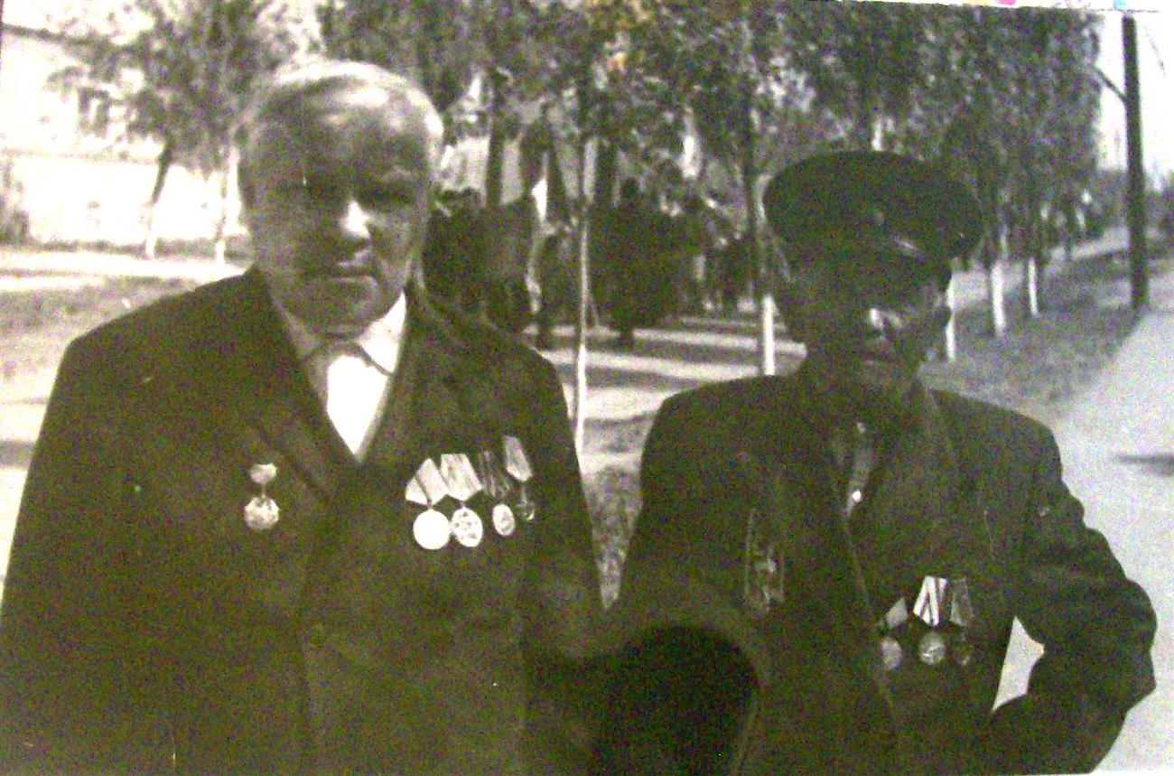 ФОТО: Слева на право - Остриков Николай Федорович и Макаров Герасим Макарович.