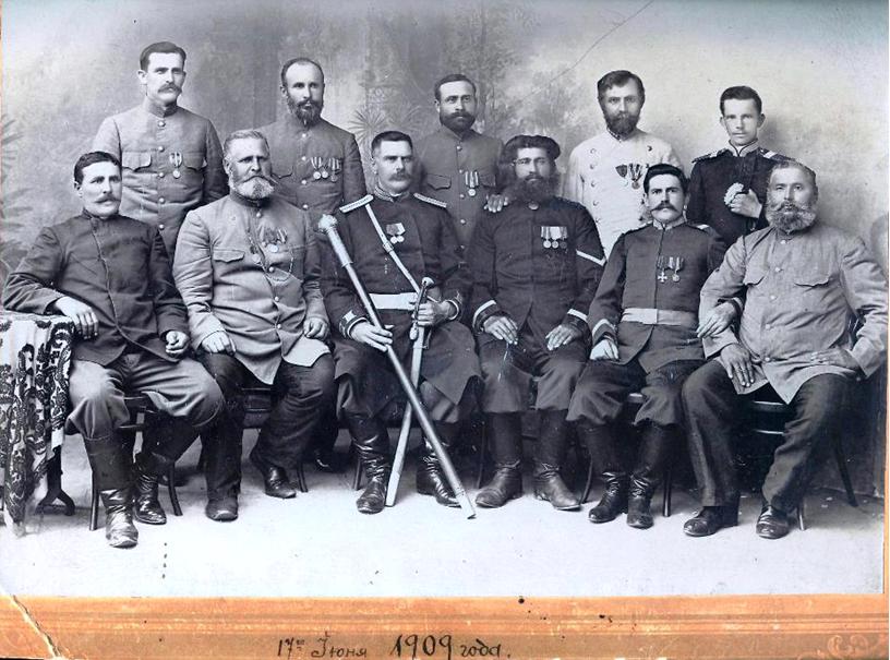 Фото: Константиновское станичное правление,1907 г.