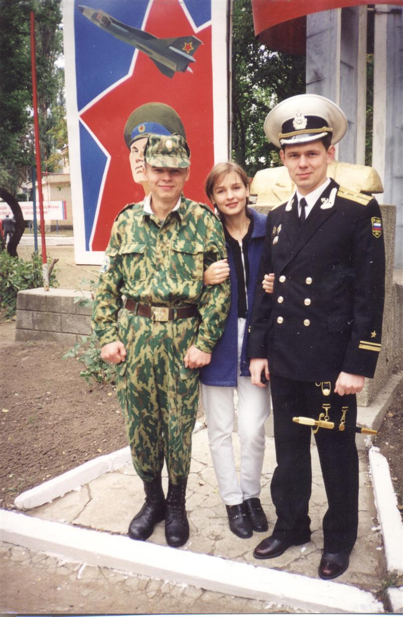 Фото:1996 год - Дети Владимира Алексеевича и Ольги Николаевны - Алексей,1980 г рождения; Наталья,1974г рождения и Андрей,1972 г рождения.