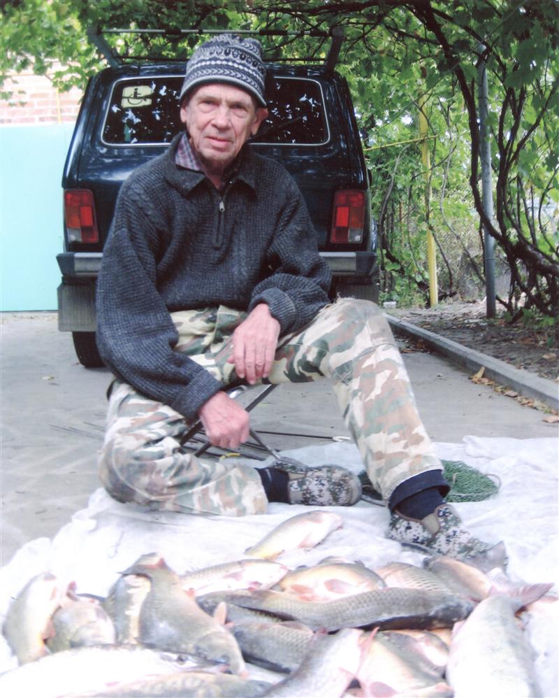 Фото: Богатый улов опытного рыбака.