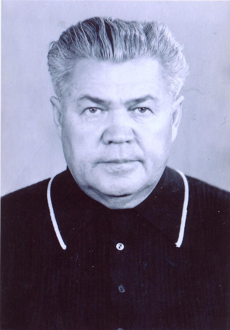 Фото: Гнутов Михаил Федорович - ст. бухгалтер Константиновского лесхоза,1952-1981 гг.