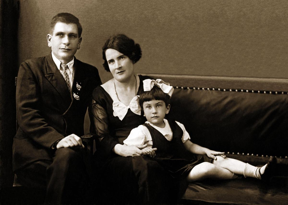 ФОТО: Моренец Павел Михайлович с женой и дочерью Евгенией