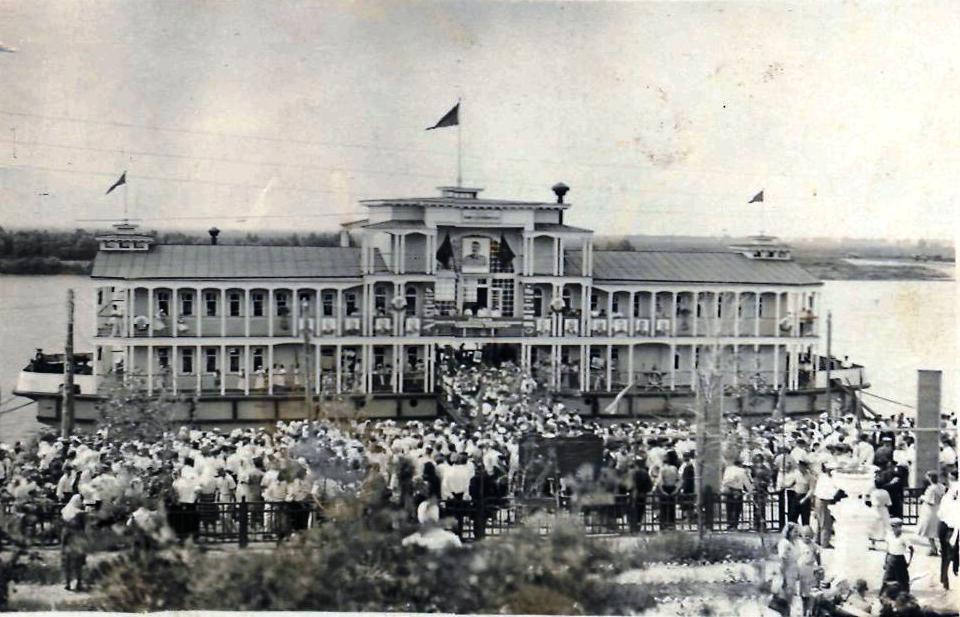 Фото: 1952г 27 июля, Митинг в р. п. Константиновский, открытие Волго-Донского судоходного канала имени В.И. Ленина.