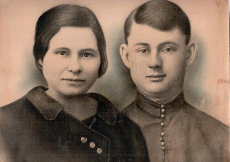 Бакенщик Хорев Михаил с женой Пелагеей Васильевной.