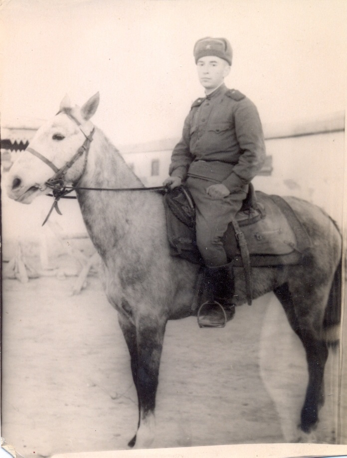ФОТО: Пограничник Синявцев В.П. Кахтинского пограничного отряда, 1961год.