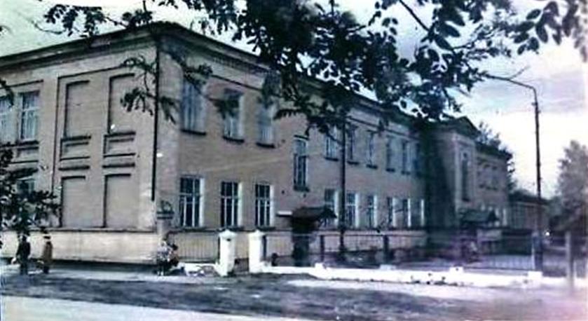 Фото: Здание Константиновского реального училища.