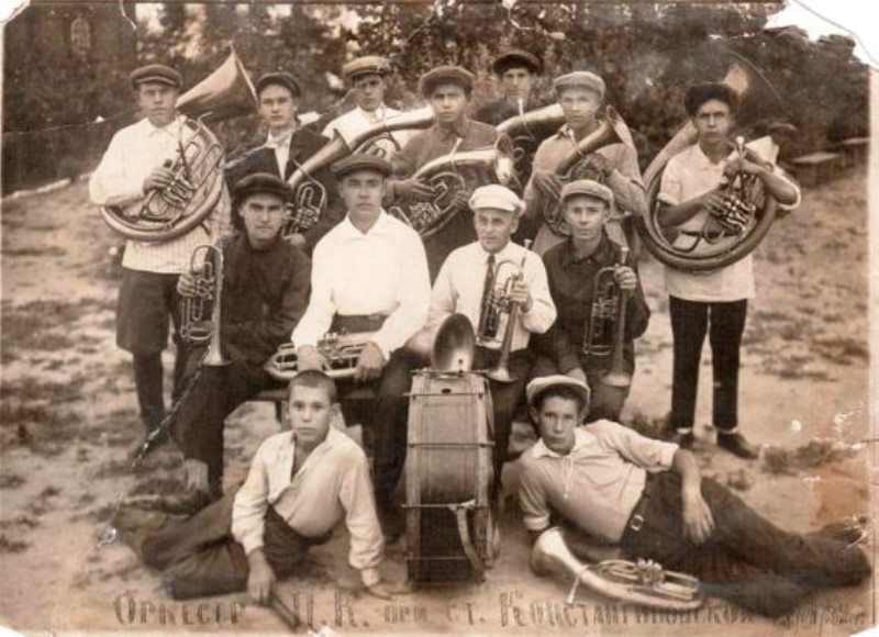 Фото: Оркестр П.К. при ст. Константиновской, июль 1932 года.