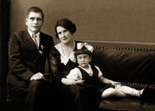 Фото: Моренец Павел Михайлович, жена — Моренец Валентина Георгиевна и дочь — Евгения